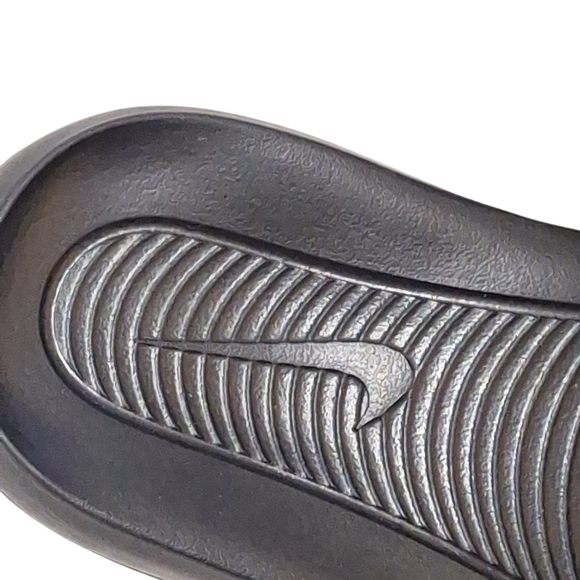 Nike VICTORI ONE Black Slide Sandals WOMEN'S SIZE 7 NWOT NEW - Picture 5 of 6